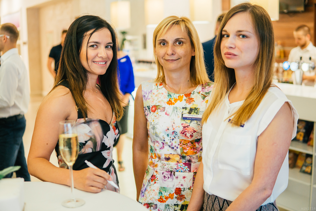 Общее фото команды отеля Hampton by Hilton